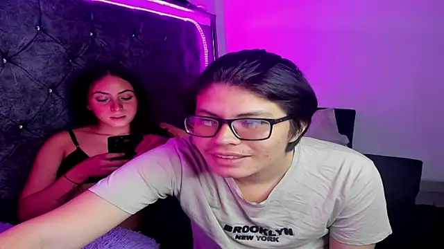 Snapshot of EmilyPacho_ chatting on 28, 11, 2025 EmilyPacho online show from 28, 11, 2025