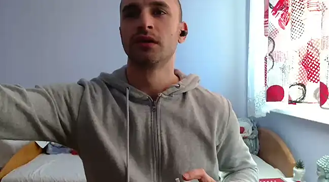 Snapshot of OskarBreno chatting on 18, 2, 2025 OskarBreno online show from 18, 2, 2025