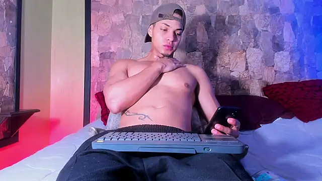 Snapshot of RyanGreys chatting on 20, 2, 2025 RyanGreys online show from 20, 2, 2025