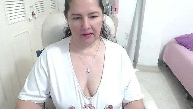 leonela 69 online show from 22, 4, 2026