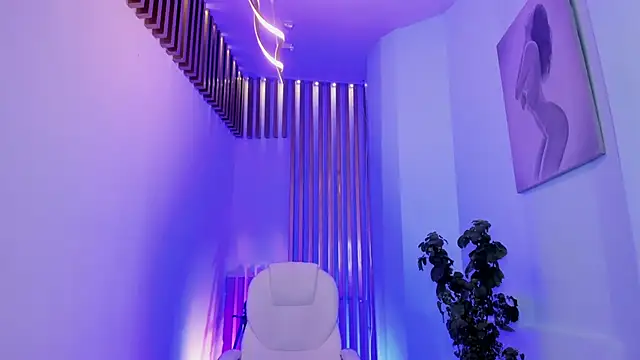 Snapshot of EmiliaRose_ chatting on 3, 3, 2025 EmiliaRose online show from 3, 3, 2025