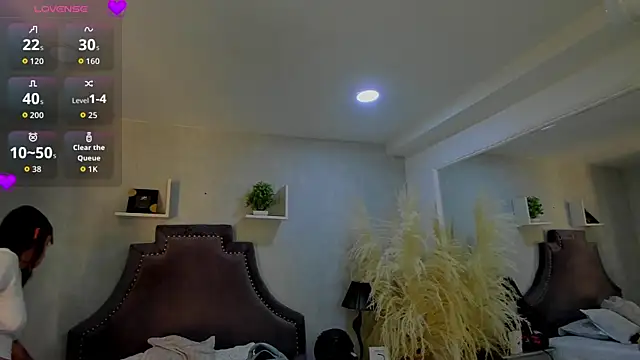 Snapshot of EmiliaRose_ chatting on 21, 12, 2025 EmiliaRose online show from 21, 12, 2025