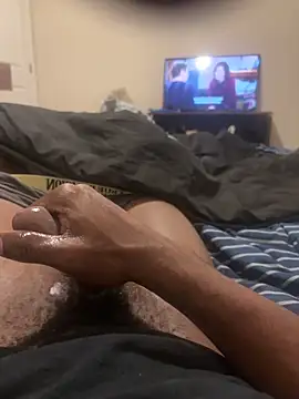 Snapshot of bigdbandit954 chatting on 17, 12, 2025 bigdbandit954 online show from 17, 12, 2025