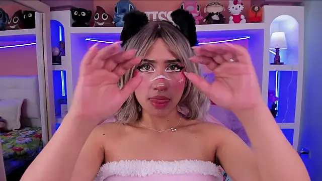 Snapshot of miss___megan chatting on 17, 2, 2026 miss megan online show from 17, 2, 2026