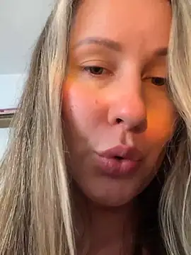 Snapshot of Mona_Plus chatting on 25, 2, 2025 Mona Plus online show from 25, 2, 2025