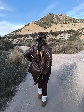 Mona Plus online show from 7, 11, 2025