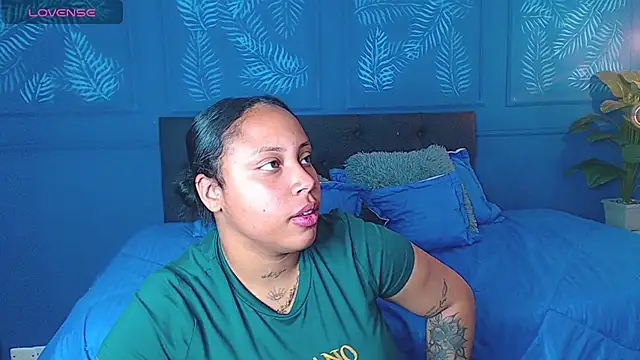 Snapshot of rebeka_kenye chatting on 29, 11, 2025 rebeka kenye online show from 29, 11, 2025