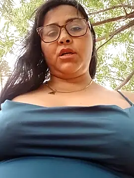 Snapshot of promiscuous-indecent-momm chatting on 7, 3, 2025 promiscuous-indecent-momm online show from 7, 3, 2025