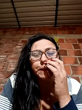 Snapshot of promiscuous-indecent-momm chatting on 20, 11, 2025 promiscuous-indecent-momm online show from 20, 11, 2025