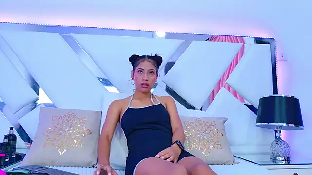 Snapshot of YesyHills chatting on 20, 2, 2025 YesyHills online show from 20, 2, 2025