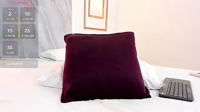 KylieGomeez online show from 21, 2, 2025