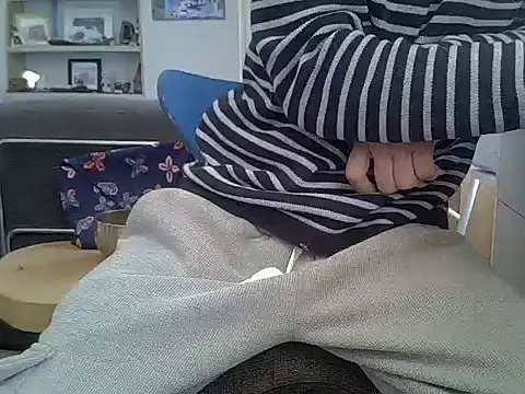 Snapshot of createur34 chatting on 1, 4, 2026 createur34 online show from 1, 4, 2026