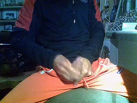 Snapshot of createur34 chatting on 19, 4, 2026 createur34 online show from 19, 4, 2026