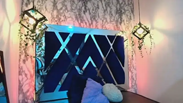 charlotte bluee online show from 10, 11, 2025