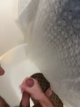 Snapshot of danyh2023 chatting on 22, 4, 2026 danyh2023 online show from 22, 4, 2026