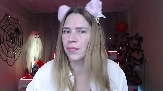 TessaDaybreak online show from 27, 10, 2025