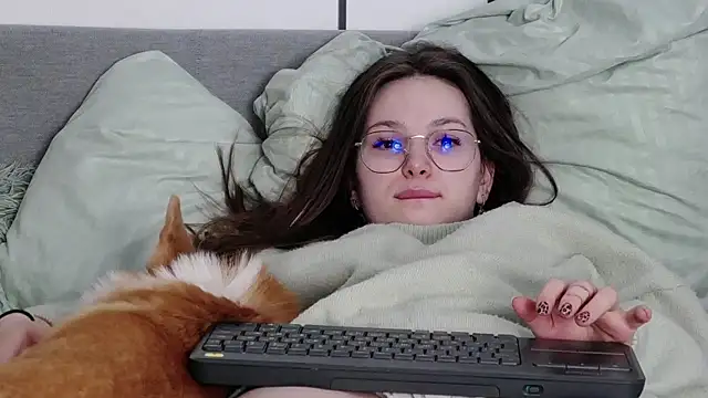 -Amora online show from 7, 4, 2026