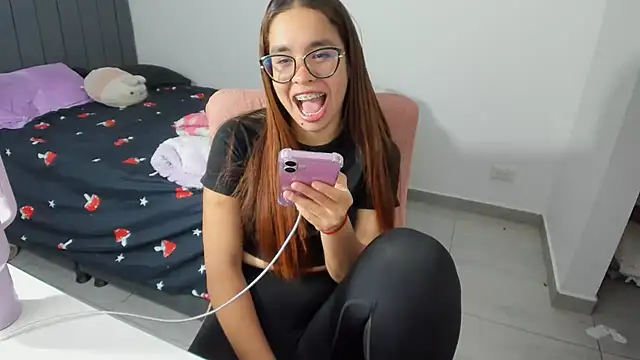 Greciaruiz  online show from 15, 11, 2025