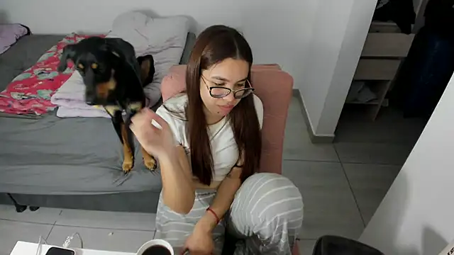 Snapshot of Greciaruiz_ chatting on 28, 4, 2026 Greciaruiz online show from 28, 4, 2026