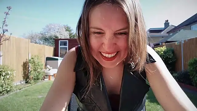 Snapshot of eatmypie69 chatting on 8, 4, 2026 eatmypie69 online show from 8, 4, 2026