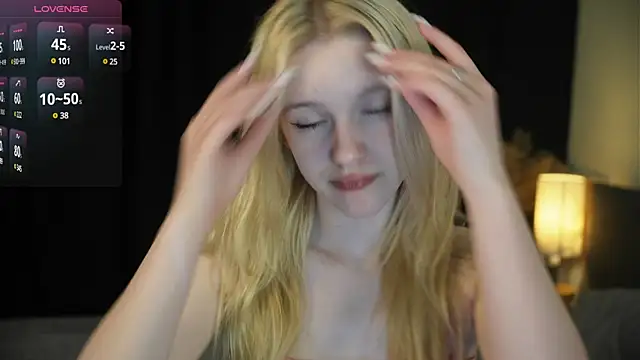 Snapshot of EdlaHewell chatting on 13, 3, 2025 EdlaHewell online show from 13, 3, 2025