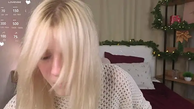 Snapshot of EdlaHewell chatting on 20, 12, 2025 EdlaHewell online show from 20, 12, 2025