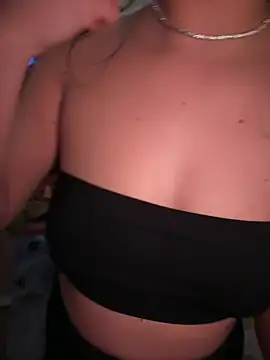 Snapshot of YoungHotMilf97 chatting on 21, 3, 2026 YoungHotMilf97 online show from 21, 3, 2026