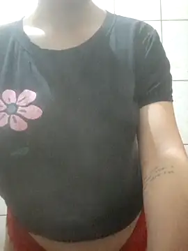 Snapshot of gatinha_18 chatting on 13, 11, 2025 gatinha 18 online show from 13, 11, 2025