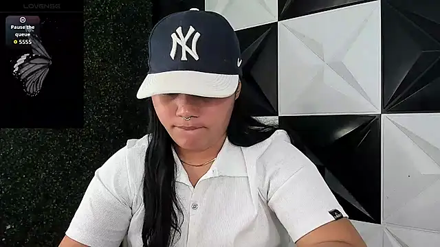 Snapshot of melany_rouse18 chatting on 8, 3, 2026 melany rouse18 online show from 8, 3, 2026