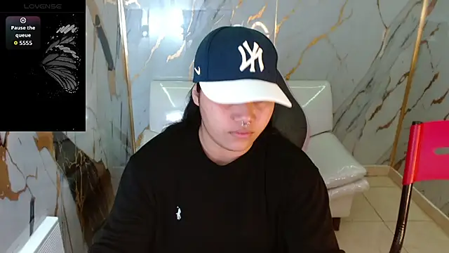 Snapshot of melany_rouse18 chatting on 17, 4, 2026 melany rouse18 online show from 17, 4, 2026