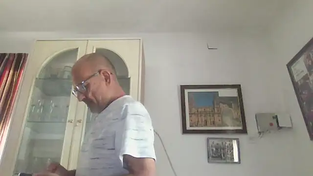 Snapshot of llopaco chatting on 8, 10, 2025 llopaco online show from 8, 10, 2025
