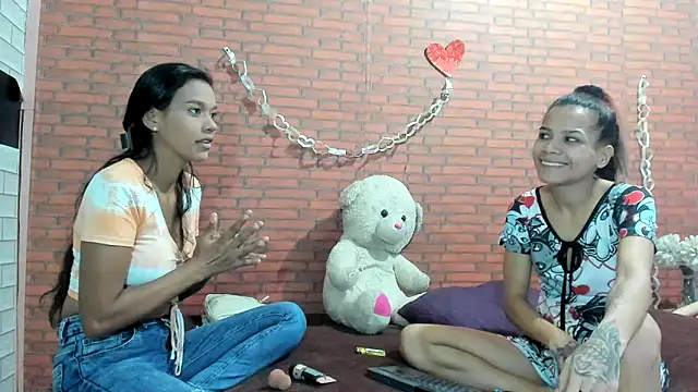 Snapshot of crazylatinagirls chatting on 8, 3, 2025 crazylatinagirls online show from 8, 3, 2025