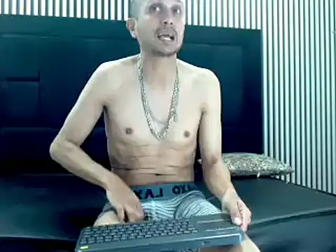 Snapshot of JhonTorres018 chatting on 18, 2, 2025 JhonTorres018 online show from 18, 2, 2025