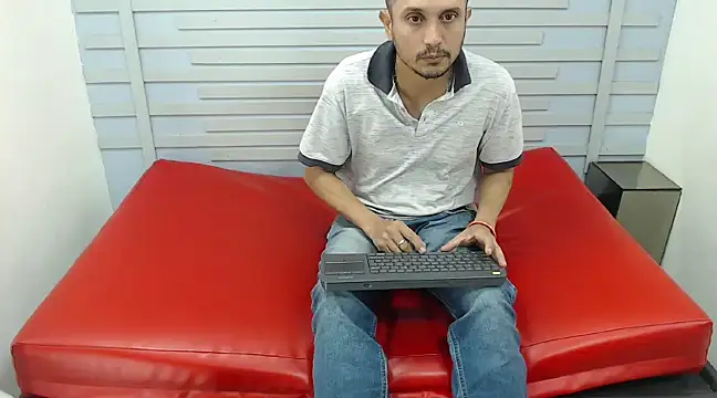 Snapshot of JhonTorres018 chatting on 25, 2, 2025 JhonTorres018 online show from 25, 2, 2025