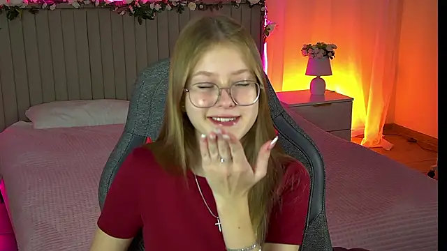 EveMundie online show from 14, 10, 2025