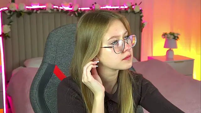 EveMundie online show from 16, 10, 2025