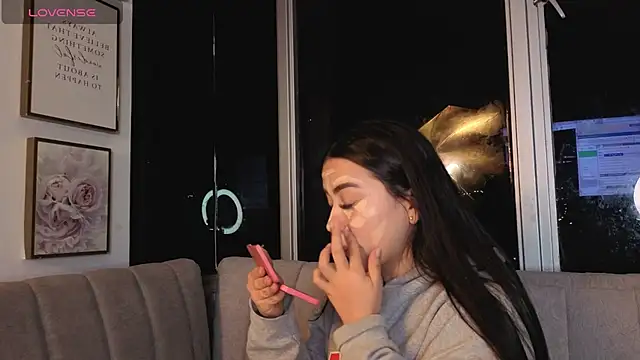 Ivanna West online show from 8, 4, 2026