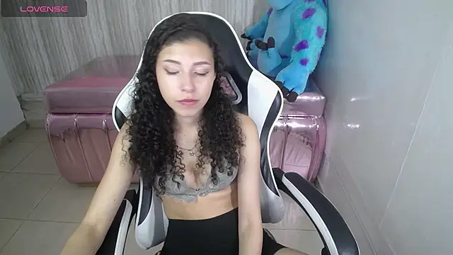 danatella a online show from 14, 11, 2025