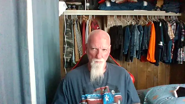 Snapshot of mayas_husband chatting on 20, 10, 2025 mayas husband online show from 20, 10, 2025