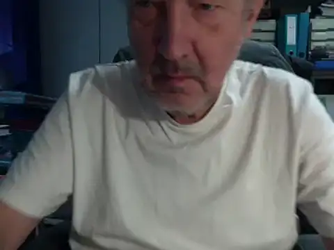 Snapshot of HMStraps01 chatting on 19, 12, 2024 HMStraps01 online show from 19, 12, 2024