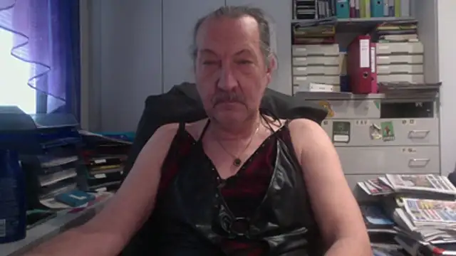 HMStraps01 online show from 15, 1, 2026