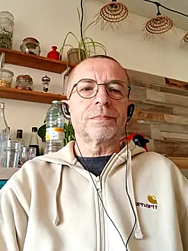 Snapshot of Xavspank2 chatting on 14, 4, 2026 Xavspank2 online show from 14, 4, 2026