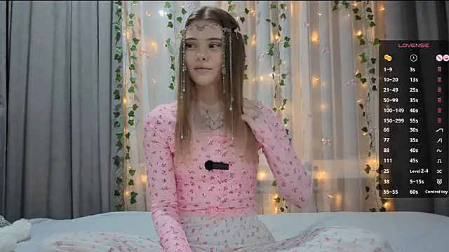 Snapshot of CarolinePepper chatting on 11, 1, 2026 CarolinePepper online show from 11, 1, 2026