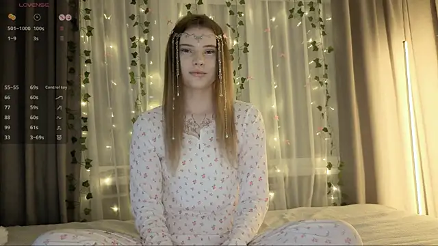 Snapshot of CarolinePepper chatting on 1, 2, 2026 CarolinePepper online show from 1, 2, 2026