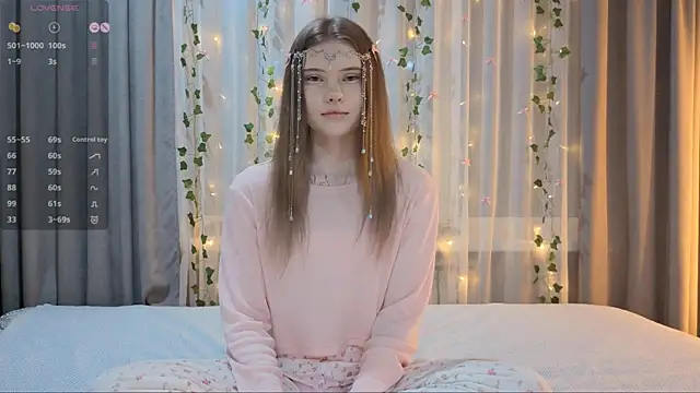 Snapshot of CarolinePepper chatting on 4, 2, 2026 CarolinePepper online show from 4, 2, 2026