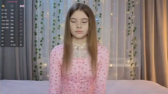 Snapshot of CarolinePepper chatting on 28, 2, 2026 CarolinePepper online show from 28, 2, 2026