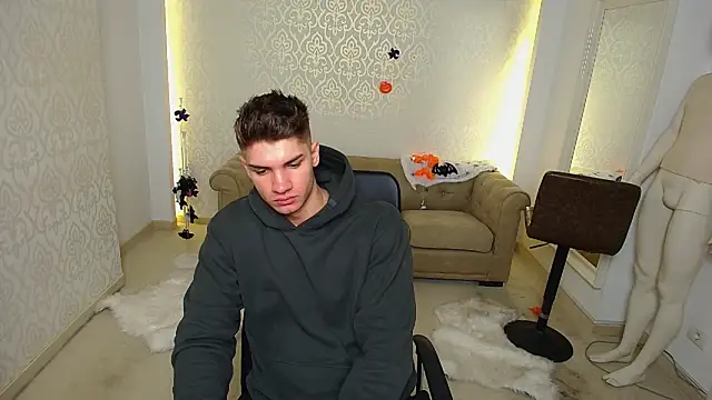 Snapshot of MaxKaiden chatting on 28, 10, 2025 MaxKaiden online show from 28, 10, 2025