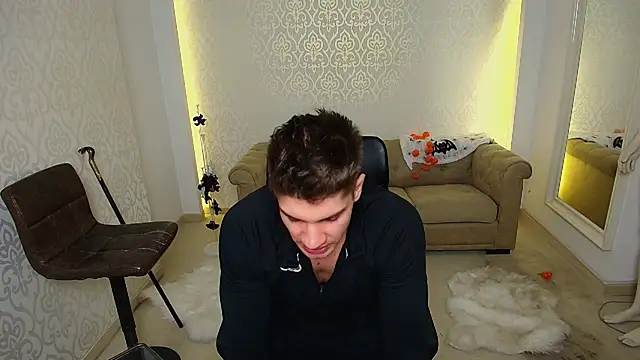 Snapshot of MaxKaiden chatting on 4, 11, 2025 MaxKaiden online show from 4, 11, 2025