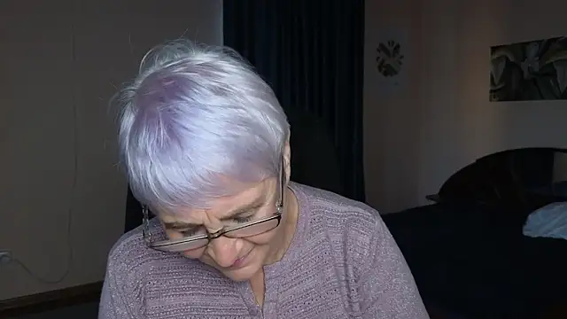 Sandra Snowflake online show from 22, 9, 2025