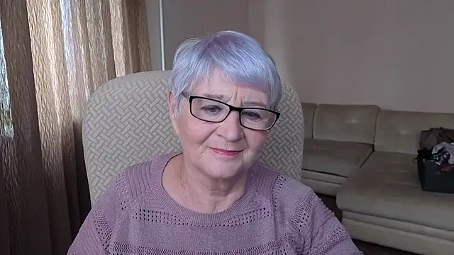 Sandra Snowflake online show from 7, 10, 2025